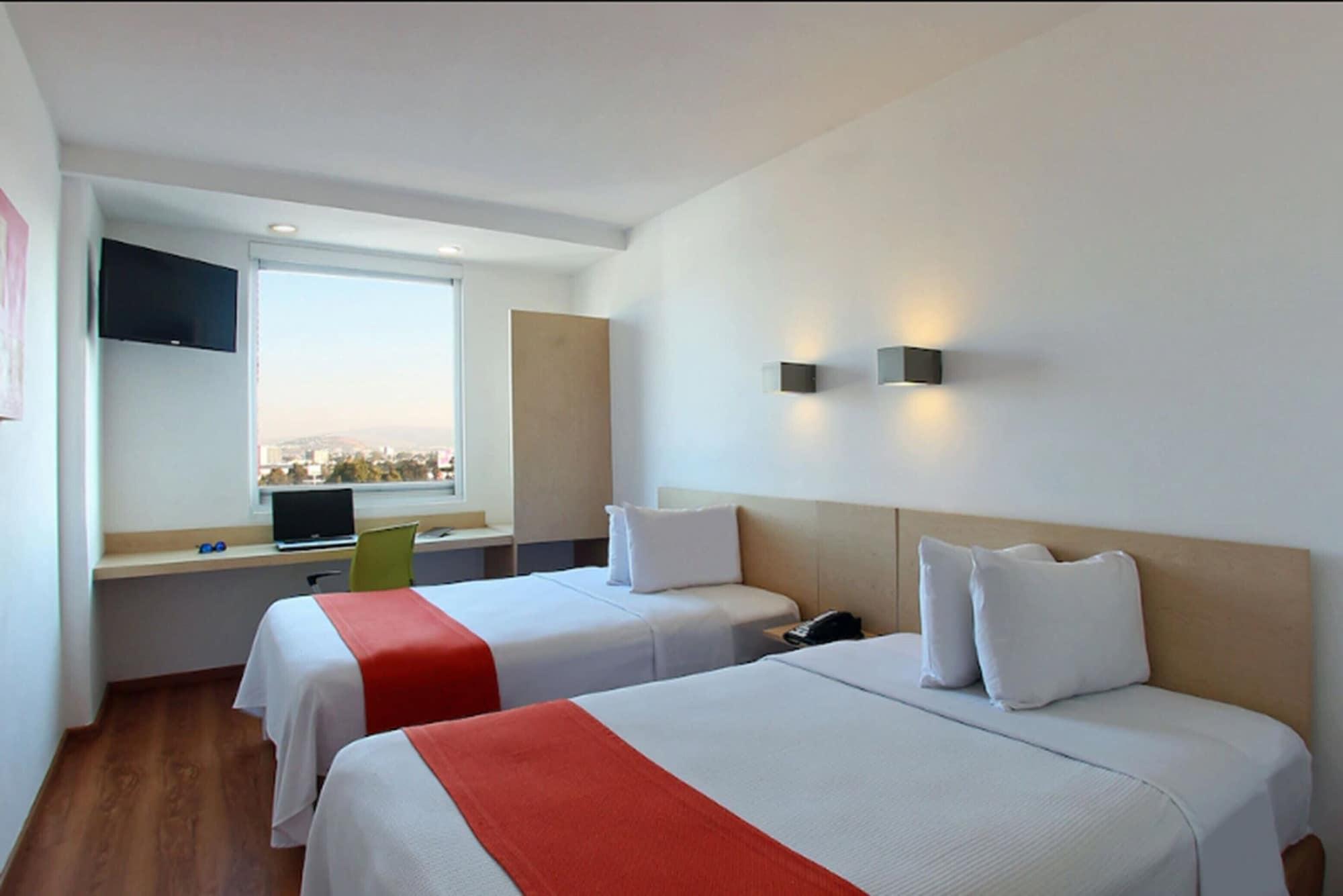 One Queretaro Plaza Galerias Hotel Exterior photo