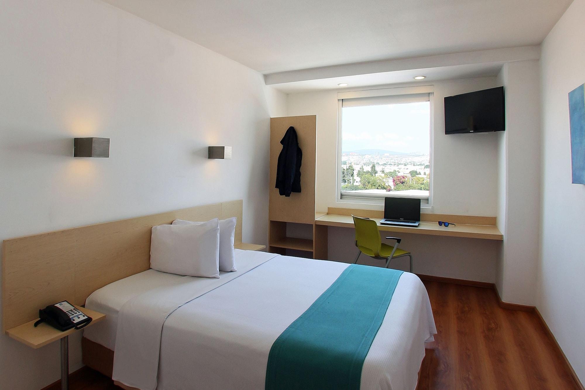 One Queretaro Plaza Galerias Hotel Exterior photo