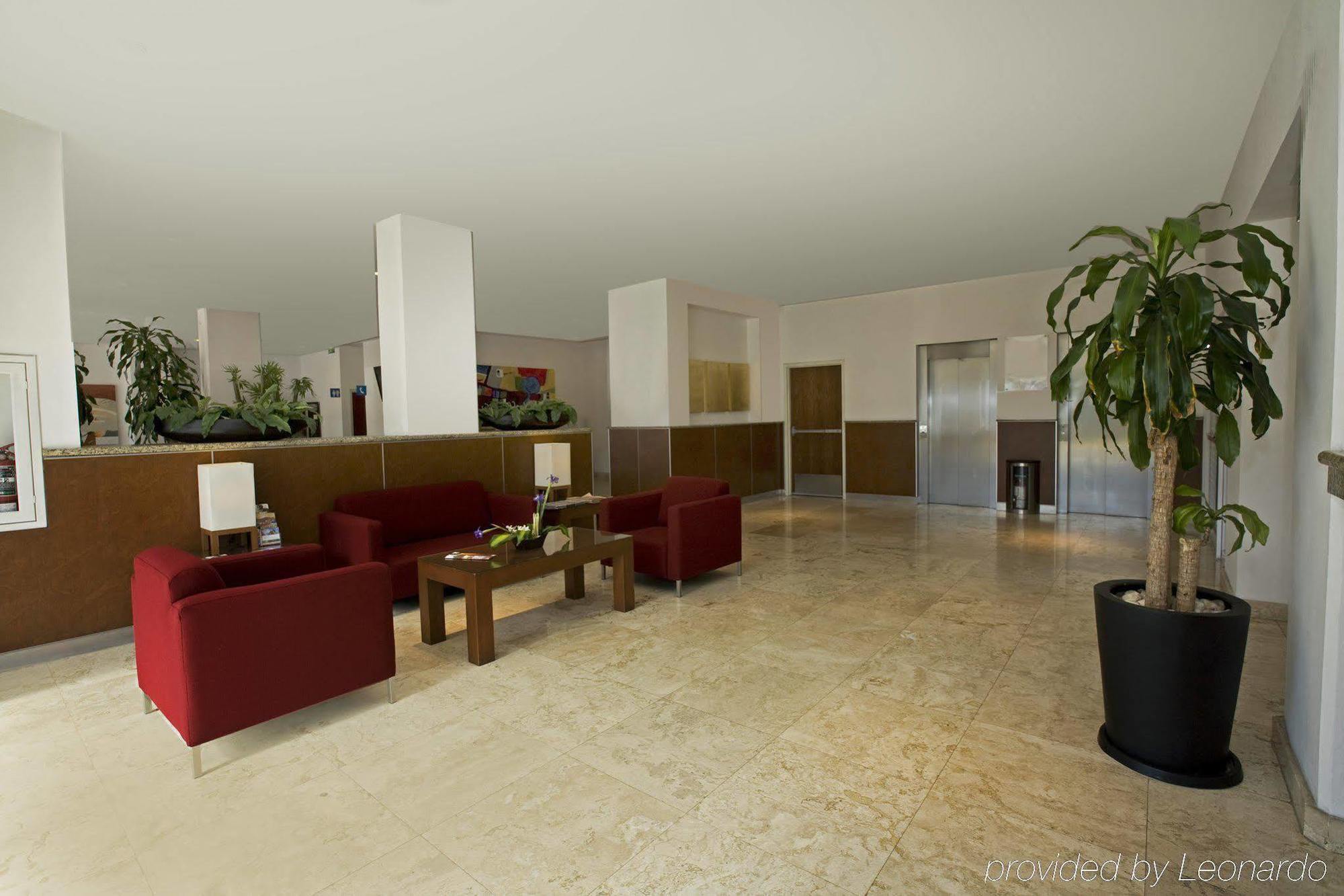 One Queretaro Plaza Galerias Hotel Interior photo