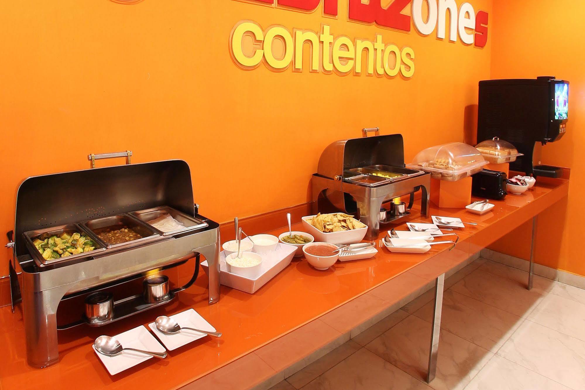 One Queretaro Plaza Galerias Hotel Exterior photo